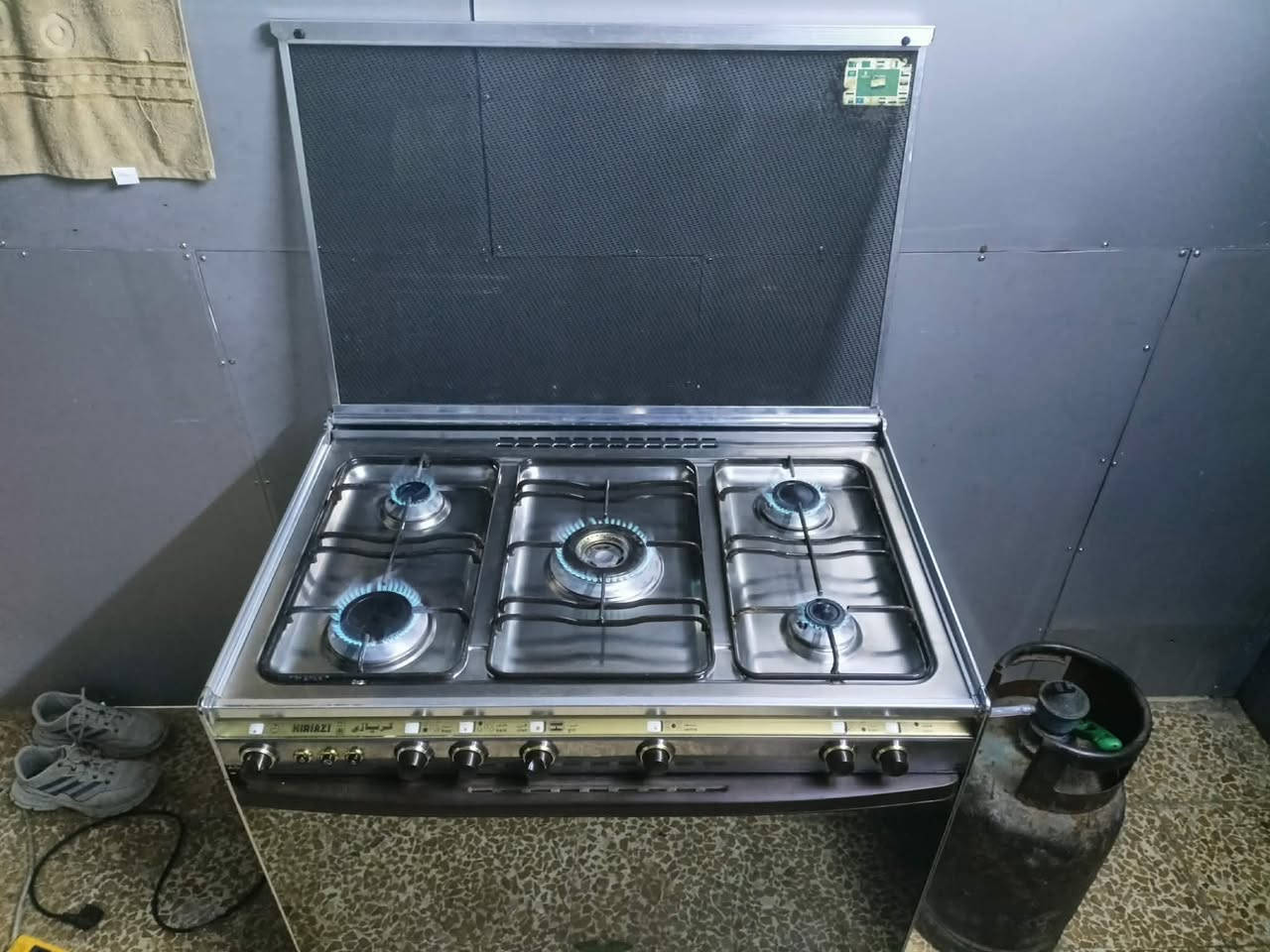 طباخ كريازي مصري نظيف جدا جدا .
شغال كامل عيون وفرن 
السعر 250 وبي مجال
العنوان حي القدس


**إذا كنت صاحب هذا الإعلان وتريد حذفه لأي سبب، رجاءا أرسل رسالة إلى الدعم الفني**