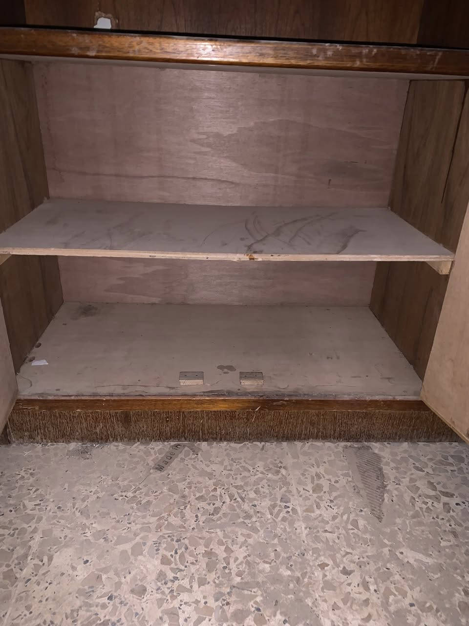 للبيع قيم واخذ نضيفه مبيه شي حت ممكسوره 
***********
