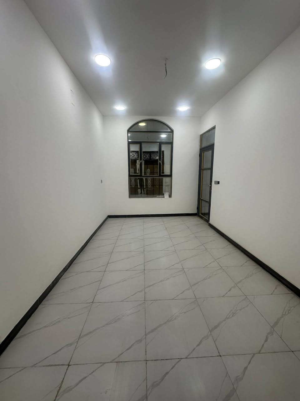 دار للبيع  في مدينه الحريه البستان المساحه ٩٠متر الواجهه ٦ نزال ١٥ يحتوي على استقبال ومطبخ وحولي وغرفه نوم وخدماته والطابق الثاني غرفتين نوم وحولي وخدماته الاستفسار على رقم *********** والتوفيق للجميع#
