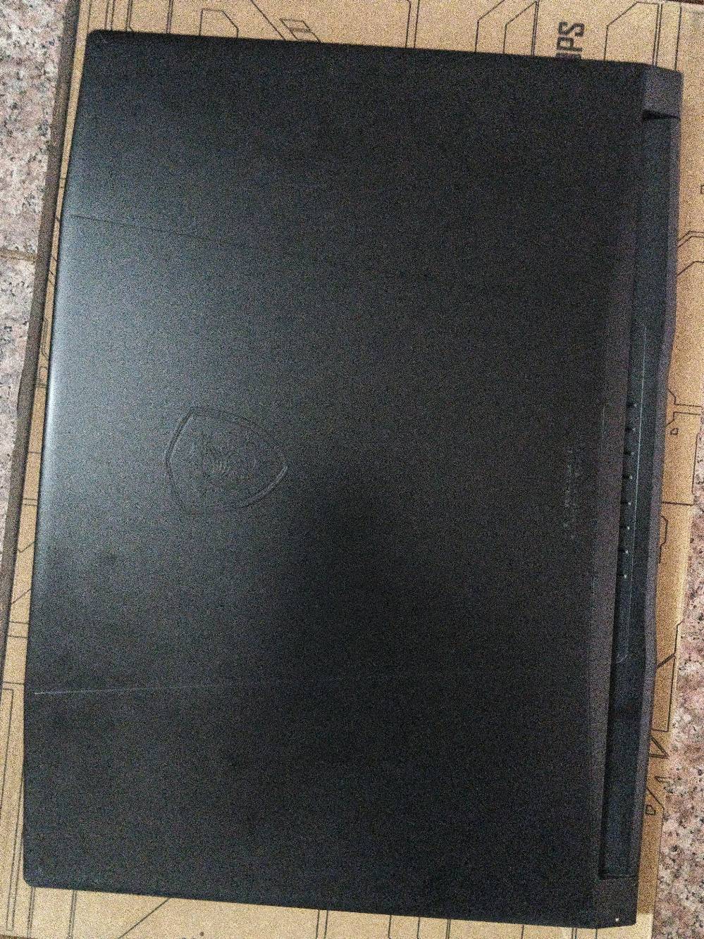 ‏ للبيع لابتوبك الـ MSI Katana 15 بناءً على المواصفات الظاهرة في الصور:
‏💻 لابتوب جيمنج  MSI Katana 15 للبيع 🔥
‏الموديل: MSI Katana 15 B12VGK
‏الحالة: نظيف جداً وبكامل ملحقاته مع الكارتون الأصلي.
‏🚀 المواصفات الخارقة (Specifications):
‏المعالج (CPU): Intel® Core™ i7-12650H (الجيل الثاني عشر، أداء جبار للألعاب والبرامج الهندسية والرندرة).
‏كارت الشاشة (GPU): NVIDIA® GeForce RTX™ 4070 الخارق بذاكرة 8GB GDDR6 (يشغل أقوى ألعاب الـ AAA وبرامج المونتاج بسلاسة تامة).
‏الذاكرة العشوائية (RAM): 16GB DDR5 بسرعة فائقة.
‏الهارد (Storage): 512GB NVMe SSD سريع جداً لإقلاع النظام والألعاب بلمح البصر.
‏الشاشة: بحجم 15.6 بوصة FHD، بدقة عالية ومعدل تحديث 144Hz (مثالية للألعاب السريعة والـ FPS) مضادة للانعكاس (Anti-Glare).
‏الكيبورد: كيبورد مخصص للألعاب بإضاءة RGB مميزة ومظهر خارق.
‏💵 السعر:
‏1,750,000 دينار عراقي (مليون و سبعمية و خمسين ألف دينار)
‏📍 الموقع: [بغداد الغزالية]
‏📞 للتواصل والاستفسار: [***********