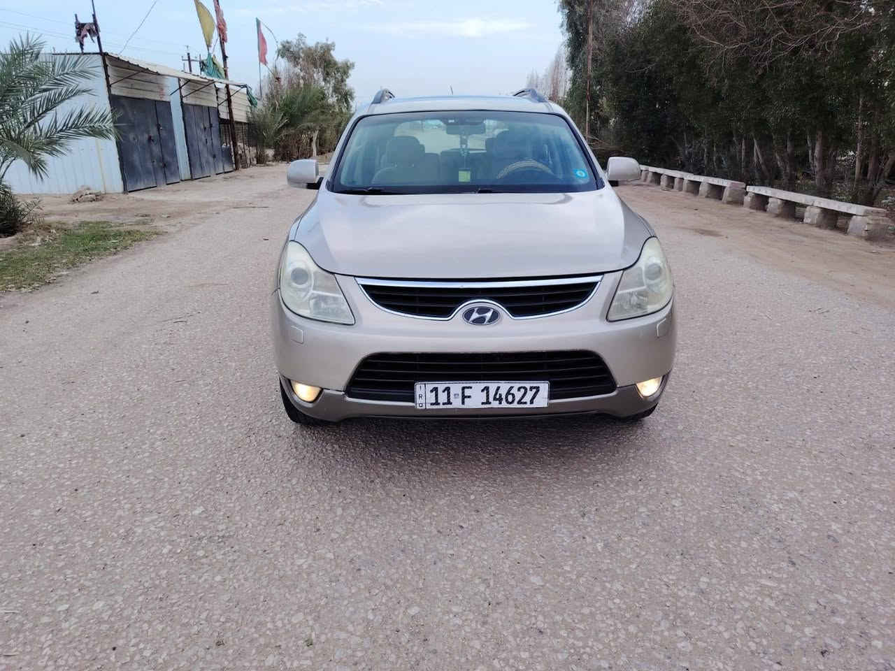 السلام عليكم هونداي فيراكروز خليجي موديل 2009 رقم بغداد دولي بسمي سنويه وهزه جديده  كارتون شرط جاهزة من كلشي مكينه  سته سلندر 7 راكب كير حداديه تخم تاير كهربائيات كلها شغاله السياره كفاله من اي ضربه فقط بنيد جارد ورشيته بدون معجون أو ضربه الباقي كفاله السياره فول الفول ماكو شي ما يشتغل بيها مكاني بابل السعر 125وبيها مجال لشراء وهذا رقمي الي يحب يتصل ***********
