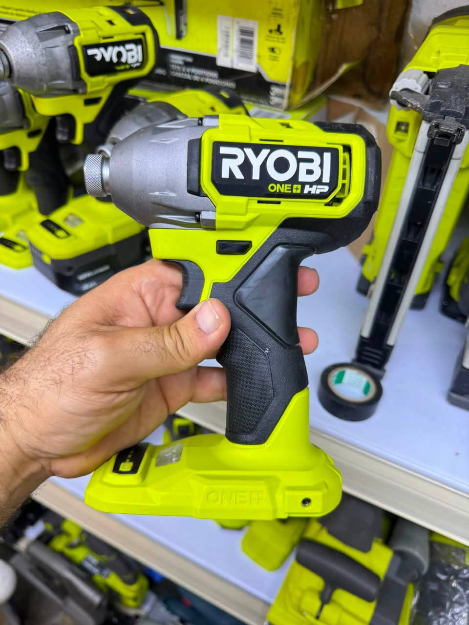 سلام عليكم اخوان
من رخصة الأدمن 
متوفر RYOBI ريوبي فارغ و كامل 
توصيل متوفر 
📞*********** واتساب
