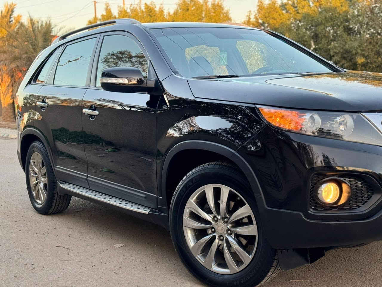 السلام وعليكم كيا سورنتو موديل 2012  وارد أمريكي رقم بغداد باسمي السياره حادثه كلش حلو
جاملغ وبنيد فول مواصفات Ex
بصمه+بصمه أبواب+حساسات امامي +خلفي + سبعه راكب + شاشه كبيره + كاميرا خلفيه+ كشنات اماميه كهرباء + كشنات خزن مموري +كشنات تدفىه +كشنات جلد +مري شفط + مري قلابه +  تحكمات ستيرن + 
السعر ١٢٣ وبيه مجال 
بغداد الكراده قبل جسر المعلق 
***********
