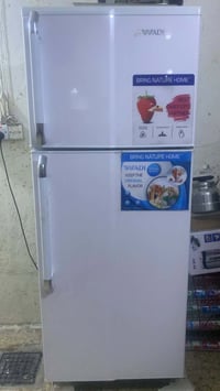 ثلاجه • حجم كبير • ما بيها عطل