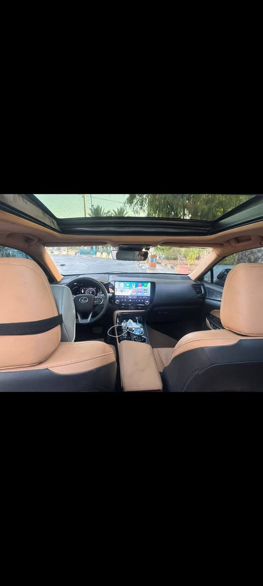 السلام عليكم
لكزس 2023/ NX 350 هايبرد فول مواصفات 1/1 ماشية 20 الف سيارة جديدة السيارة بالتحميل صار مشكلة بالبانوراما وصار بيها بارد بالقمارة وصبغ بالتكمة بسيط جدا رقم مميز السعر 26 بغداد حي الحسين للأتصال ***********
