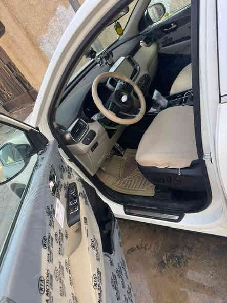 #سلام_عليكم 
سورنتو موديل 2017
خليجي فول مواصفات 
بانورما بيها شخط موضح 
بلصوره سياره 1على 1باسمي 
ماشيه 120 ألف مكفوله
كفاله عامه السعر 235
بيها مجال للشراي مكان 
واسط قضاء العزيزيه 

***********
