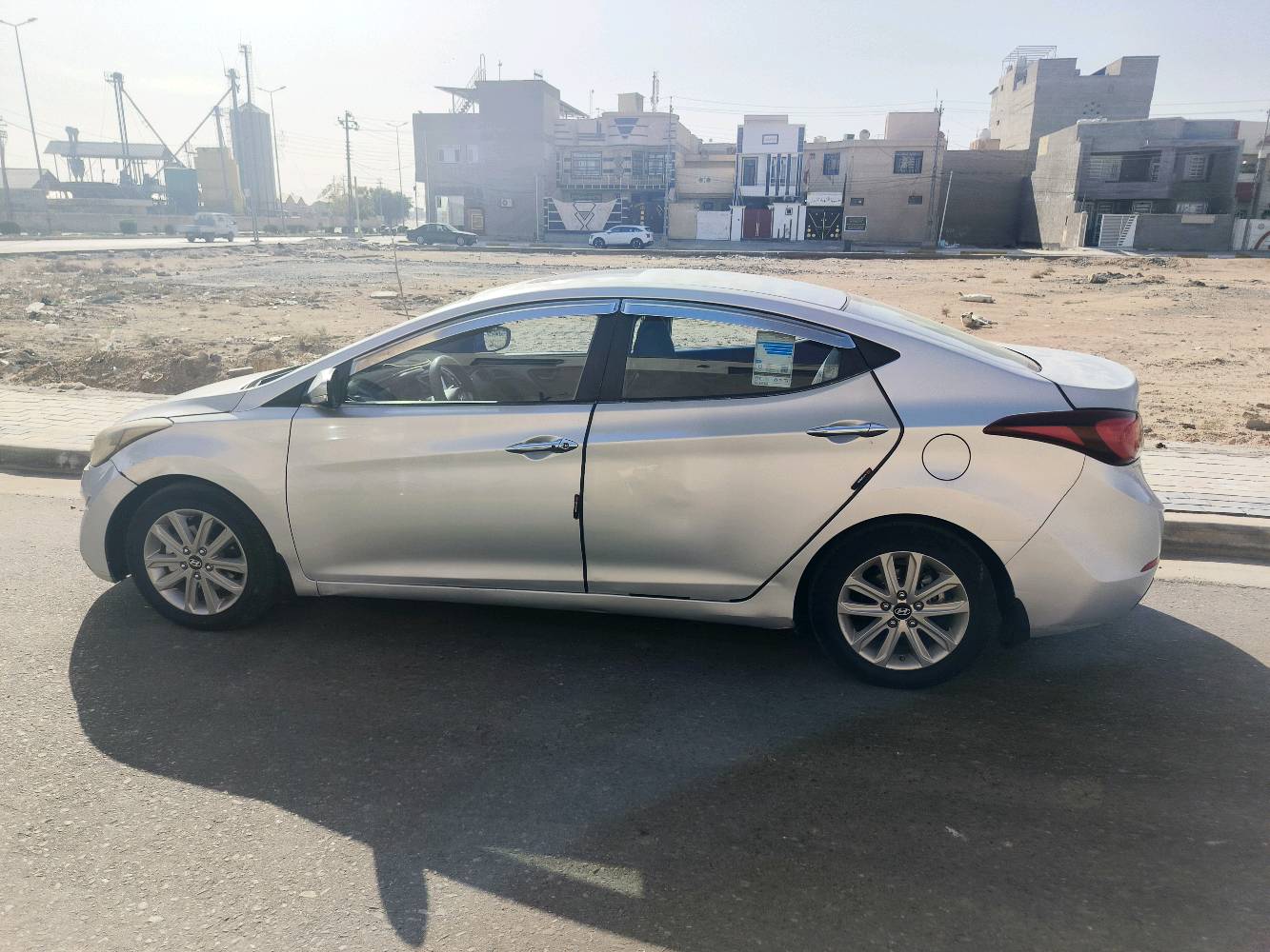 النترا 2015 خليجي محرك 1600مبدل بي كازكيت رقم كربلاء باسمي سنوية 2030 سيارة لونها جارد وبيها طخات موضحه بالصور وكل شي شغال بيها مكاني كربلاء سعرها 89 ورقة