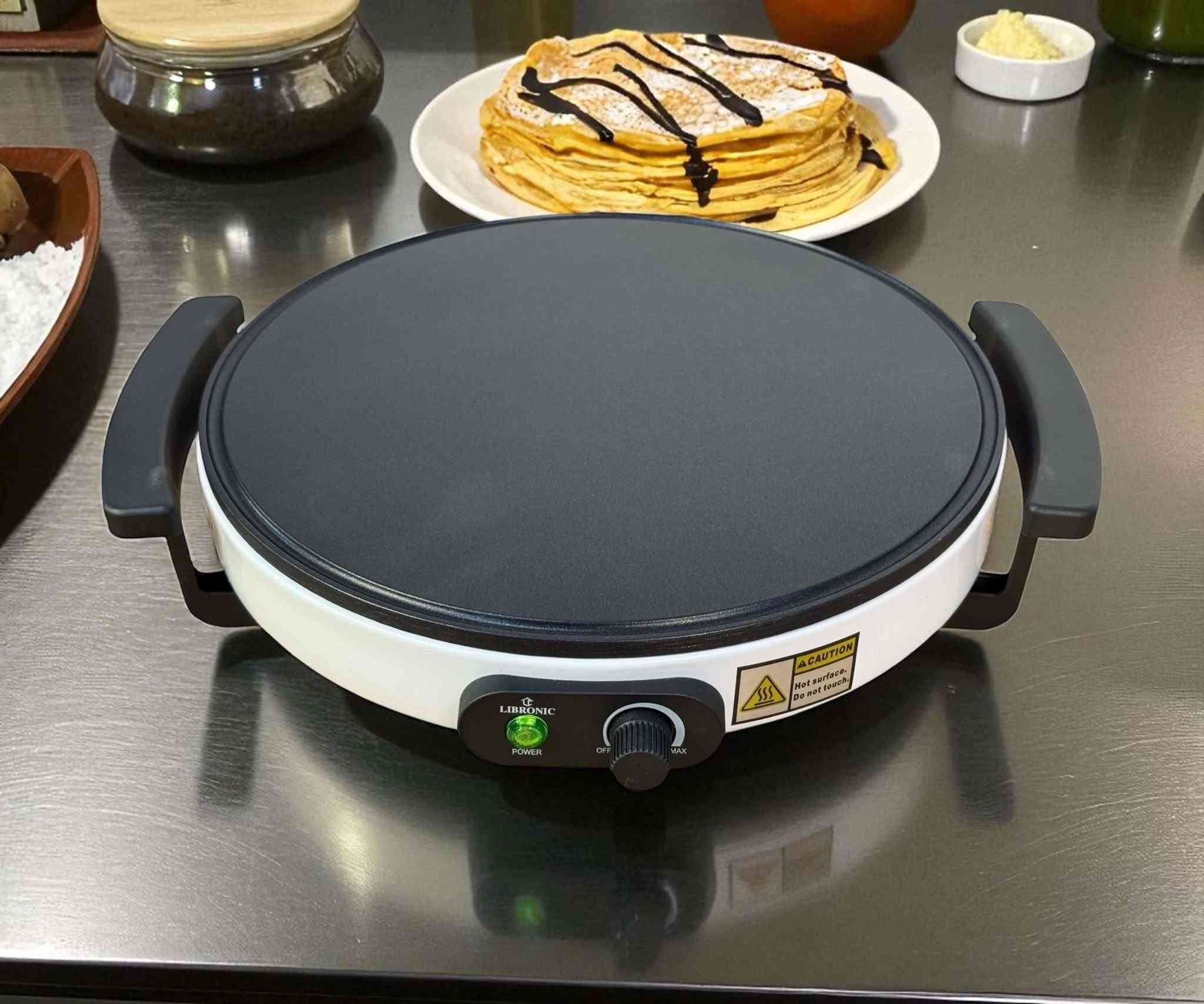 بطلوا تصرفوا فلوسكم على المطاعم! الكريب ببيتك صار بدقيقة 🥞"
​"إذا الكريب دائماً يخرب عندكِ بالطاوة العادية.. هالاختراع إلكِ 🤫"
​"سر كريب المحلات المقرمش صار ببيتك وبأقل تكلفة! 🔥"
​"وداعاً للالتصاق والتعب.. كريب مثالي ودائري من أول مرة 🤩"
​"كافيه كامل في بيتك.. صانعة الكريب الأكثر طلباً رجعت بخصم قوي!"اطلب بسرعة***********يوجد توصيل لجميع المحافضات السعر 37000

