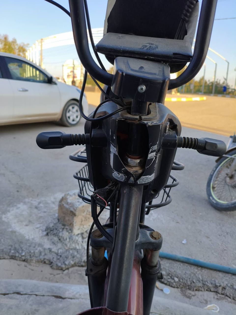 بايسكل ابو الشحن للبيع قفل ب 300,000 والضرر هذا جو السكون ***********
