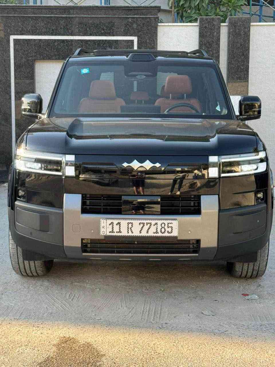 ارخص سعر بالعراق 
Leopard 7 Ultra ليوبارد موديل 2025
مرقم بغداد تحويل ثاني يوم
ممشى 9000 كم فقط

محرك 1500 تيربو Plug-in Hybrid
قوة 680 حصان
عزم 760 نيوتن متر
دفع رباعي ذكي مستمر 4WD
تسارع 0 - 100 خلال 4.8 ثانية
بطارية Blade المتطورة
مدى كهربائي 190 كم
مدى إجمالي يصل إلى 1500 كم 
نظام DiSus-P الهيدروليكي الذكي
رفع وخفض أوتوماتيكي للسيارة
3 قفول دفرنشيال إلكترونية
رادار أمامي وخلفي
كبح طوارئ أوتوماتيكي
الحفاظ على المسار
قراءة إشارات المرور
كامرات 360 درجة
رؤية محيطية 540 درجة
شاشة وسطية 15.6 إنج
شاشة عدادات رقمية
شاشة HUD بالواقع المعزز
نظام صوت Devialet الفرنسي
18 سماعة فاخرة
كشنات جلد نابا
مساج للمقاعد
تدفئة وتبريد أمامي وخلفي
مسند ساق للراكب
ثلاجة تبريد وتجميد وتدفئة
فلتر PM2.5 ومعقم هواء
بانوراما عملاقة
إضاءة داخلية محيطية
زجاج دبل عازل للصوت والحرارة
دواسات جانبية
ميزة V2L لتشغيل الأجهزة الكهربائية
اللون الخارجي أسود ملكي
اللون الداخلي مشمشي
الموقع بغداد / حي الجامعة

رقم التواصل (متوفر واتس اب) :: ***********
*********** بغداد, العراق
