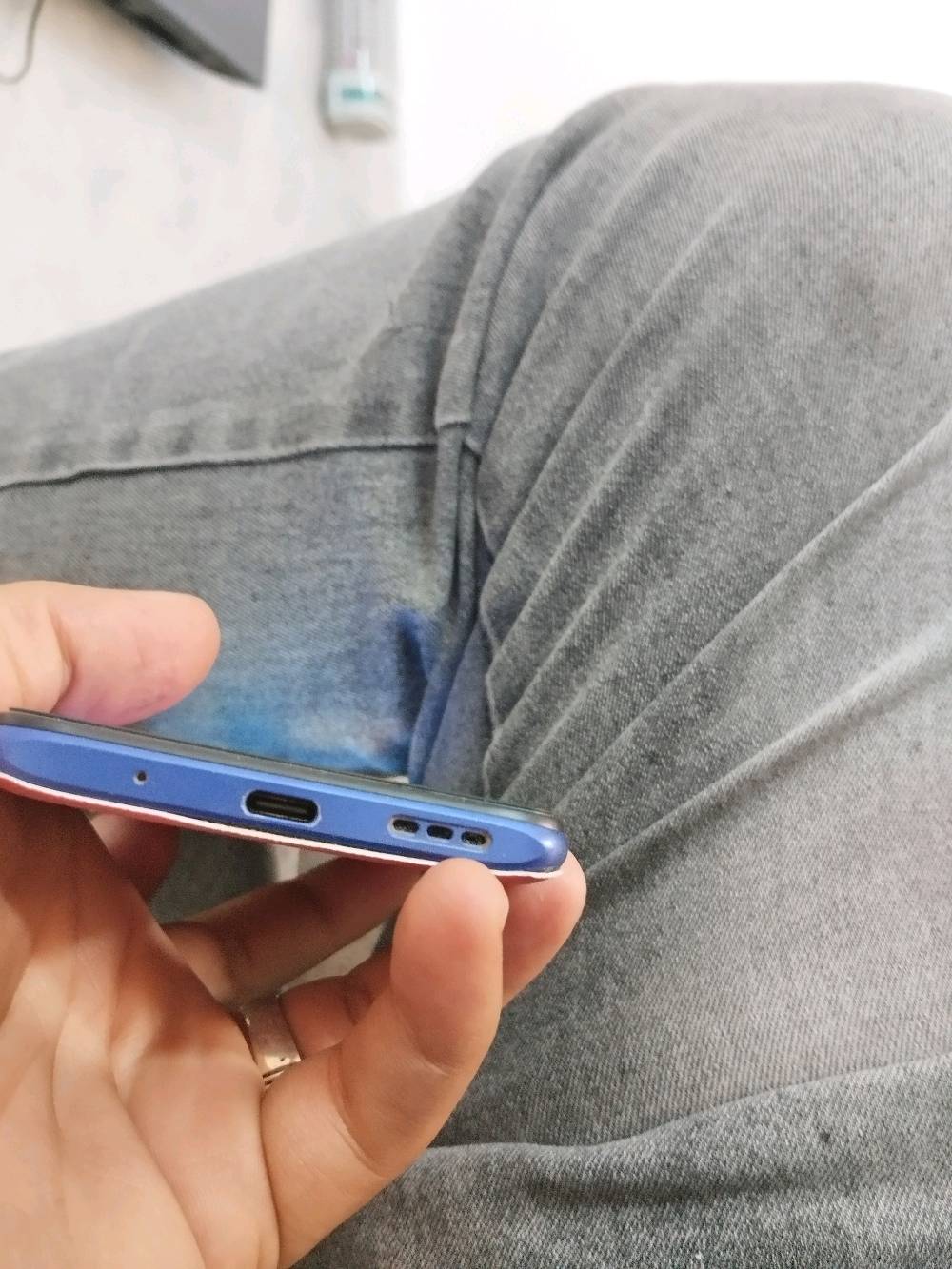 السلام عليكم ردمي نوت 10t5g للبيع جهاز نضيف فقط الجامه مال كامرات مكسوره تتبدل ب5000 جهاز مداخل تصليح جهاز نضيف رايده ب190وبي مجال مكاني ساحه عدن طوبجي 
***********
