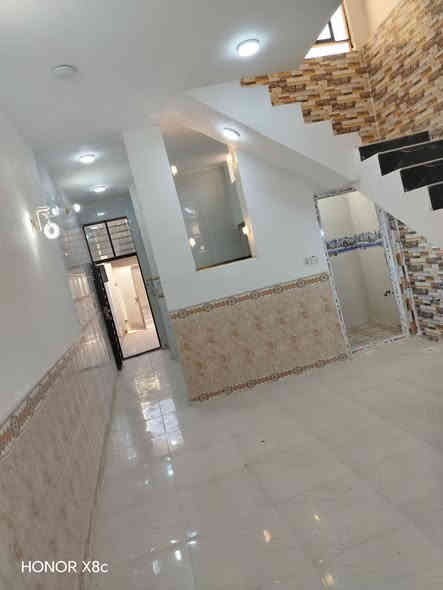 دار للبيع بمساحه 90متر،،،، يحتوي البيت على غرف نوم وصاله ومطبخ واستقبال حمامات داخليه وخارجيه ومدخل،،،،،،، نوع العقار طابو زراعي سند 25اقرار محكمه حق التصرف،،،،،،،،، العنوان عمود 317 شارع الصب مقابل ملحق قريه الغدير،،،،، السعر 35مليون مع المجال،،،،،، للتواصل ***********
