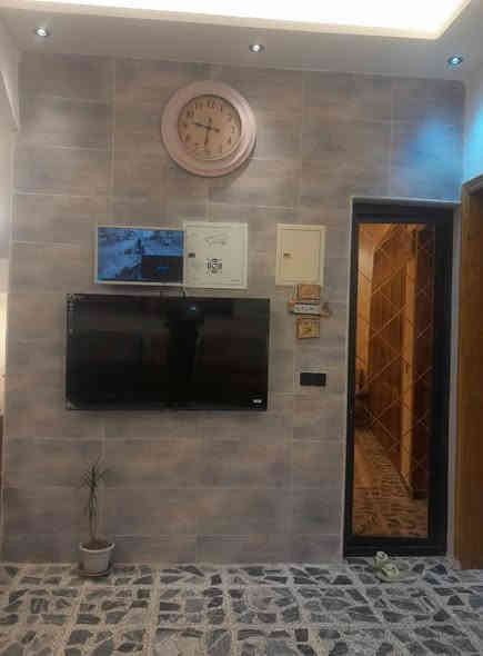 السلام عليكم بيت للبيع  فقط ١٥٠م  مع ارض ١٠٠متر  فارغه بدون بناء نفس العقار الشعله الرواد طابو صرف  يباع كاملا او البيت بسعر والارض بسعر للعلم البيت طابقين كامل حديث بناء٢٠٢٥ مابيه اي نقص يتكون من ٦غرف نوم واستقبال طول ٧م ومطبخ ٥م وحوالي ٥×٦ و٣ مجاميع صحيه البيت كله ديكورات علما المنطقه كامله الخدمات فقط التبليط الاستفسار الاتصال على الأرقام الموجوده ***********او ***********ا او على الاواتساب او على الخاص والله خير الرازقين
