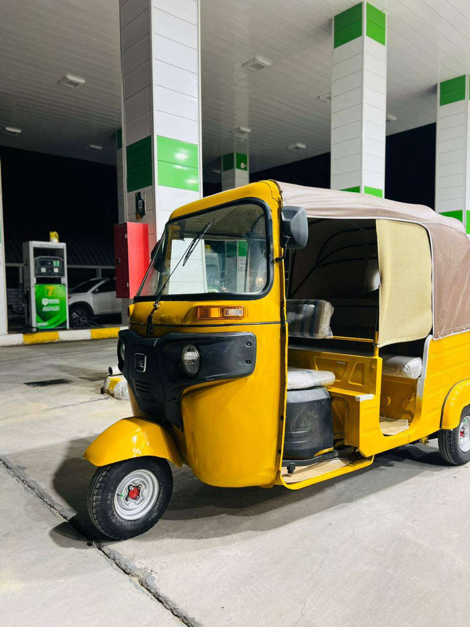 سلام عليكم تكتك للبيع موديل 19 
رقم الهاتف   *********** مكان ميسان قضاء المجر الكبير
