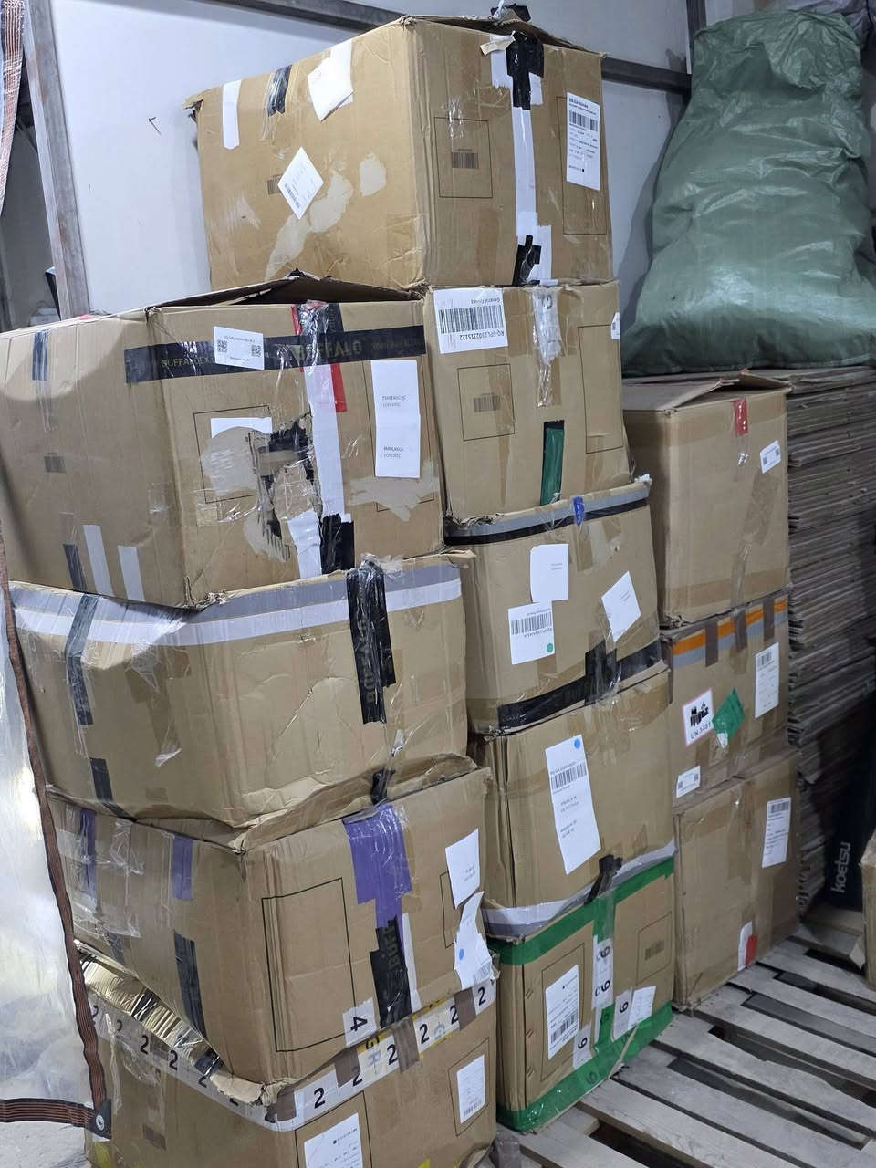 السلام عليكم شباب بضاعه أوربيه ميكس
الاغلب ملابس 70  بل 100 

خاليه  من الحديد كلها  اكثرها ملابس ونواعم 

ابيعها شلعه 
الكيلو ب 3 ونص 
مكاني بغداد 
رقمي ***********
