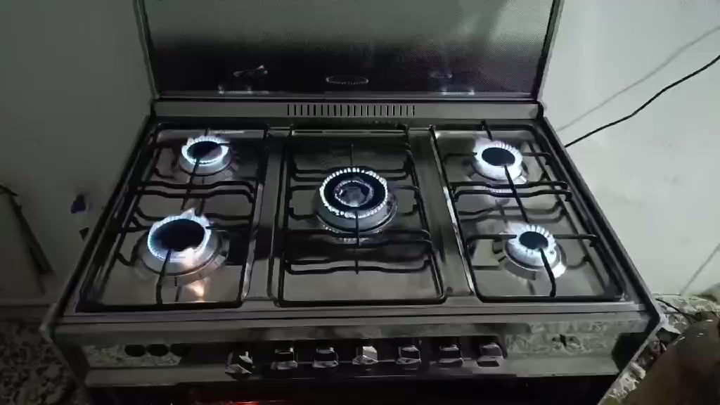 للبيع
طباخ يونيفرسال مصري 
حجم 90*60
شغال جميع العيون والفرن خطين يعني يشتغل الاعلى والاسفل سوا
السعر220بي مجال بسيط 
العنوان موصل وادي حجر 
للبيع او المعارضه حسب الاتفاق


**إذا كنت صاحب هذا الإعلان وتريد حذفه لأي سبب، رجاءا أرسل رسالة إلى الدعم الفني**