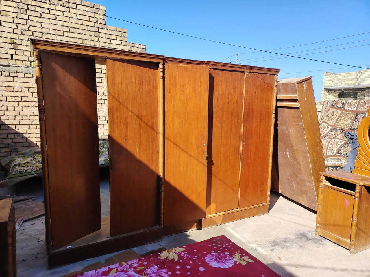 يا الله غرفه للبيع تسقام صاج ثقيل غرفه بها ناقص بسيطه يرادلها تركيه للبيع السعر ٣٥٠الف ***********
