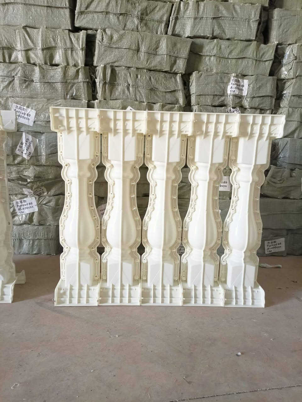 يتوفر لدينا جميع انواع واشكال القالب الاسمنتي 
وجميع القياسات والأحجام 
السياج : ارتفاع 92 ،90، 84 ، 60 
الدنك يتوفر دنك ملكي ثقيل جميع الأقطار 50، 35 ،20، 18 ،15 
للطلب و الاستفسار التواصل خاص او على الرقم 

الهاتف: ***********

🚖توصيل جميع محافظات العراق 🚖
