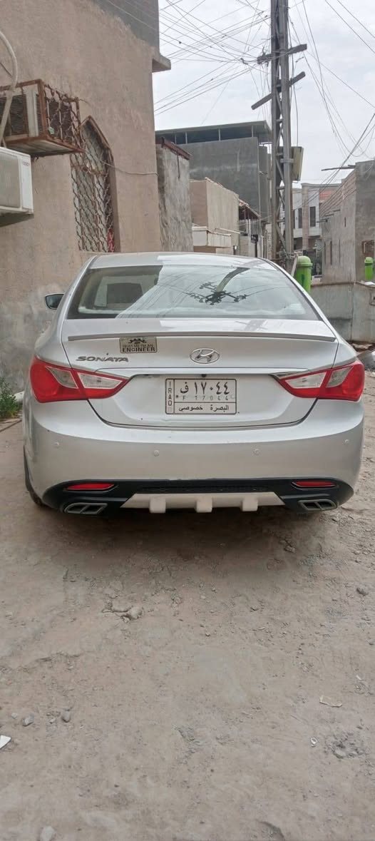 سوناتا 2014 خليجي دواخل بيجي ماشيه 158 كفاله وجديده فقط جاكلغ الامامي بي صبغ اثر طخه بستوته وعمرناها بدون فتح وتبديل تبريد قطعتين مرايه شفط سياره خير من الله  مكاني بالقرنه سعر 125 وبيها مجال للشراي خاص ماعندي اذا عجبتك السياره اتصل وخادم 
*********** المدينة, البصرة
