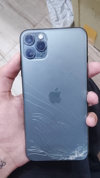 ١١ برو ماكس ذاكره ٢٥٦ بطاريه ٧٨ مبدل شاشه اولد الوانها حلوه ع فحص وبي ...