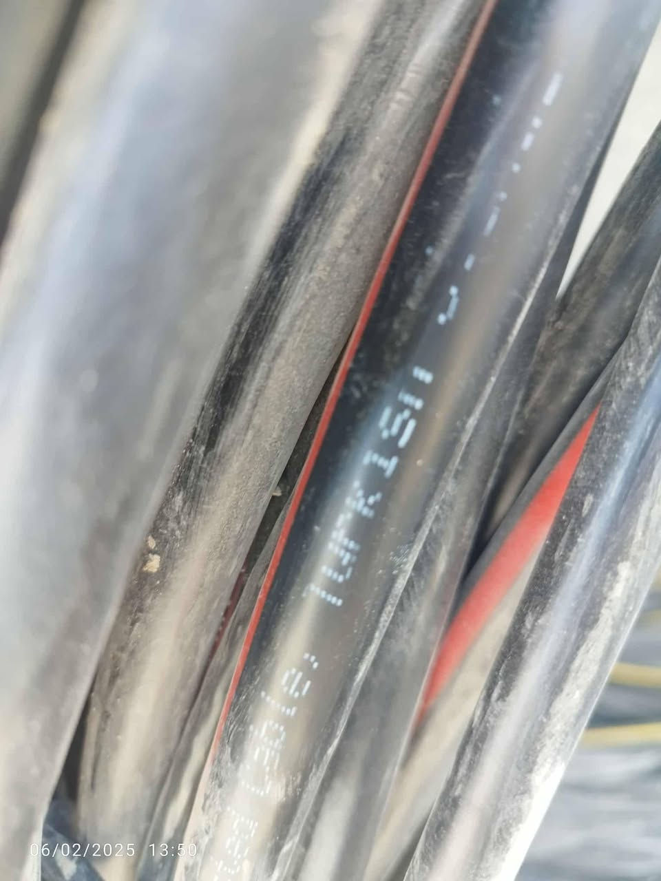 السلام عليكم ورحمه الله وبركاته ظفيره للبيع اربع خطوط ابو ١٢٠ تركي جديد غير مستخدم الطول ٤٥ متر ***********
