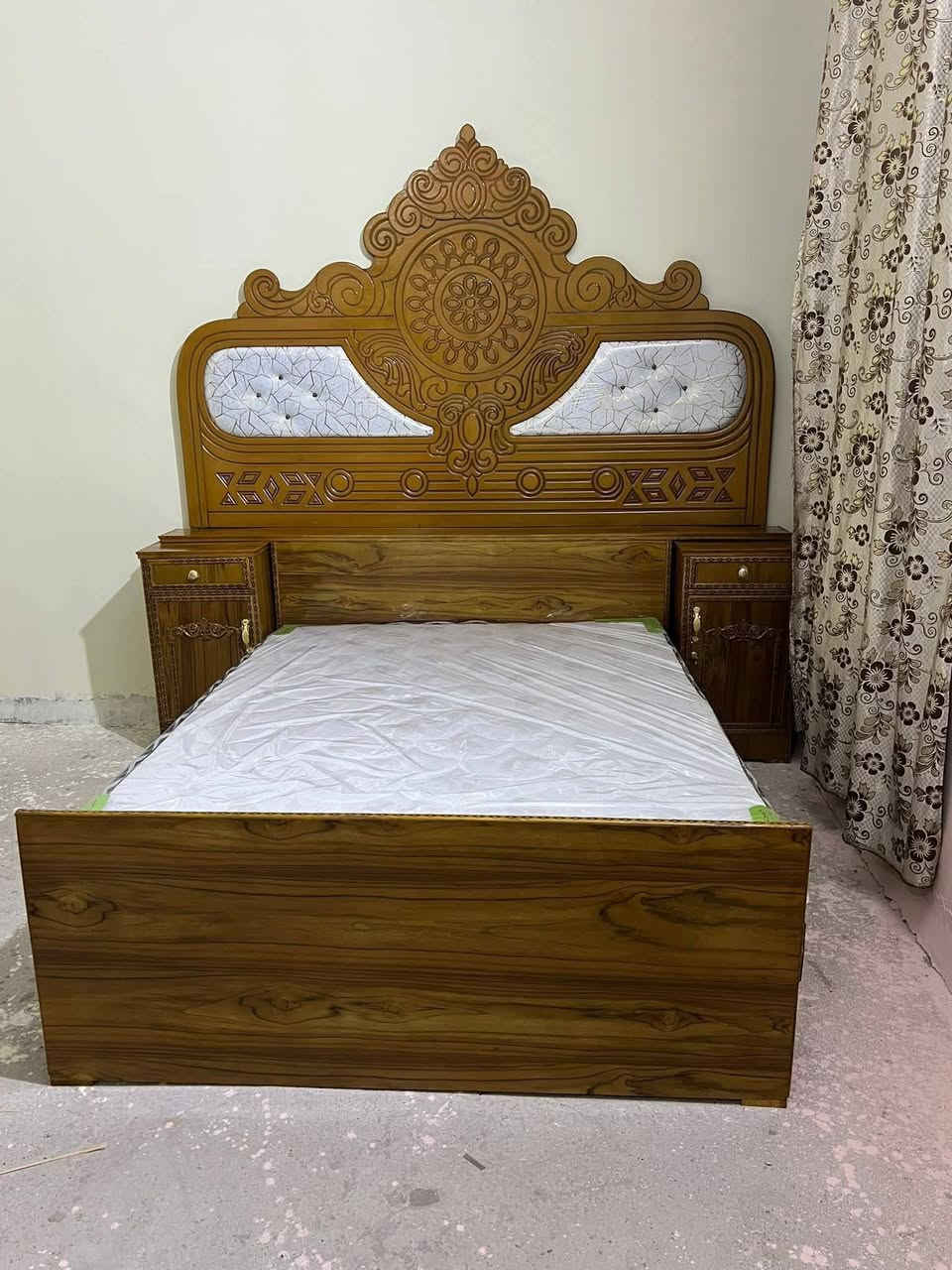 غرفه نوم صاج عراقي اصلي  اريدها بسعر مناسب ٤٠٠الف وإذا اكو عائله محتاجه تأخذها بهل سعر بعد احسن لتواصل الاتصال على الرقم ***********
