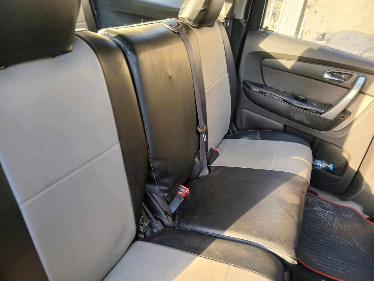 سلام عليكم  جمسي اكاديا 2010رقم بغداد جديد  هزه. جديده   محرك وكير. وكهربائيات  وحداديه  وتبريد  شرط 
دوشمه جديده   كامره خلفيه. سنتر لك   
بيها ملاحضات بسيطه  
شرط تحويل   مكانها بصره سفوان   سعر. 90وبيها  مجال  مراوس. ب. امبالا.  
***********
