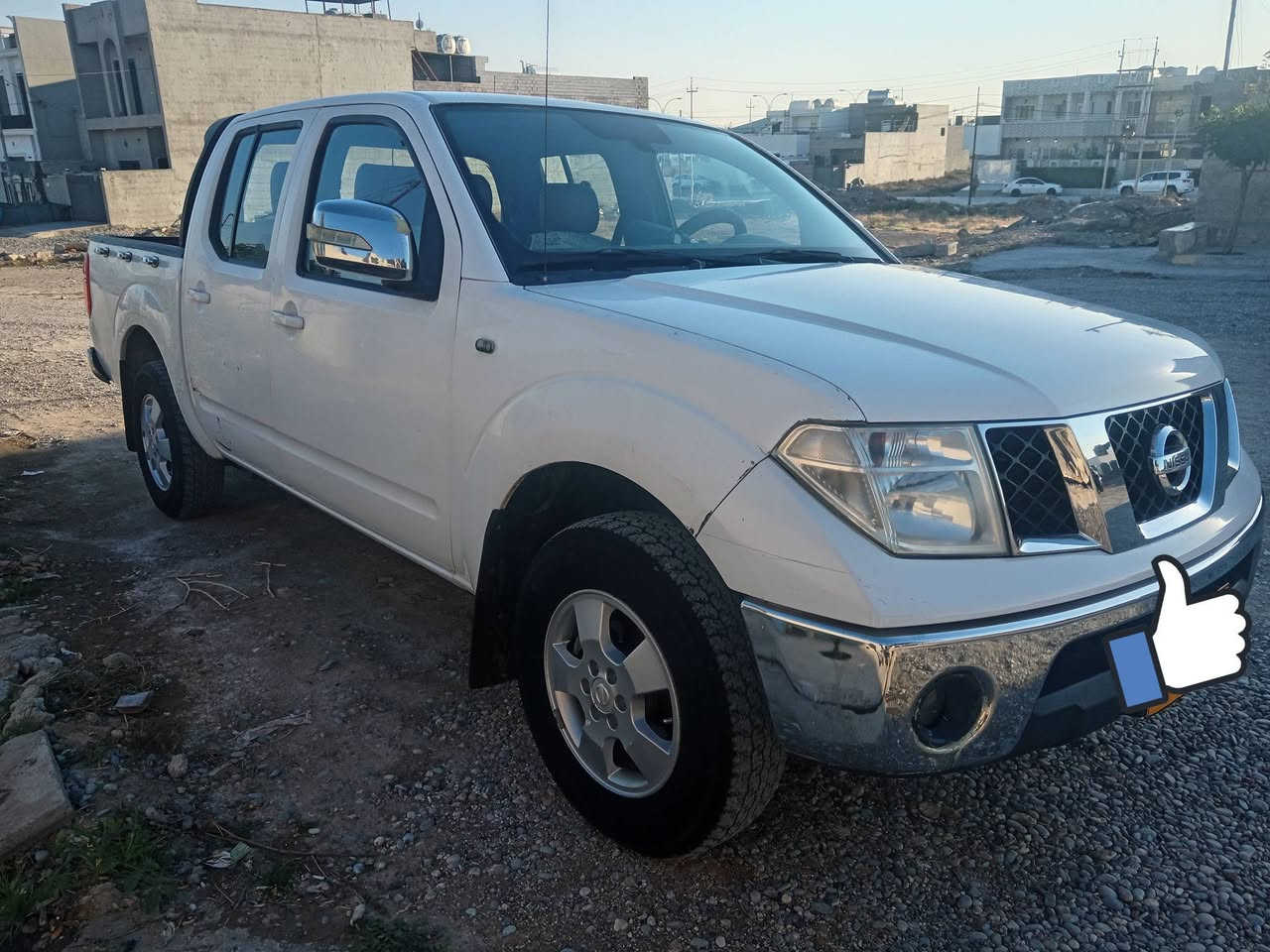 مرحبا سيارة نيسان نفارة موديل2009 اربع بيبان باب خلفي وبنيد قطع اسود بدون ضرر سعر 75ورقه بي مجال  للا استفسار *********** ***********
