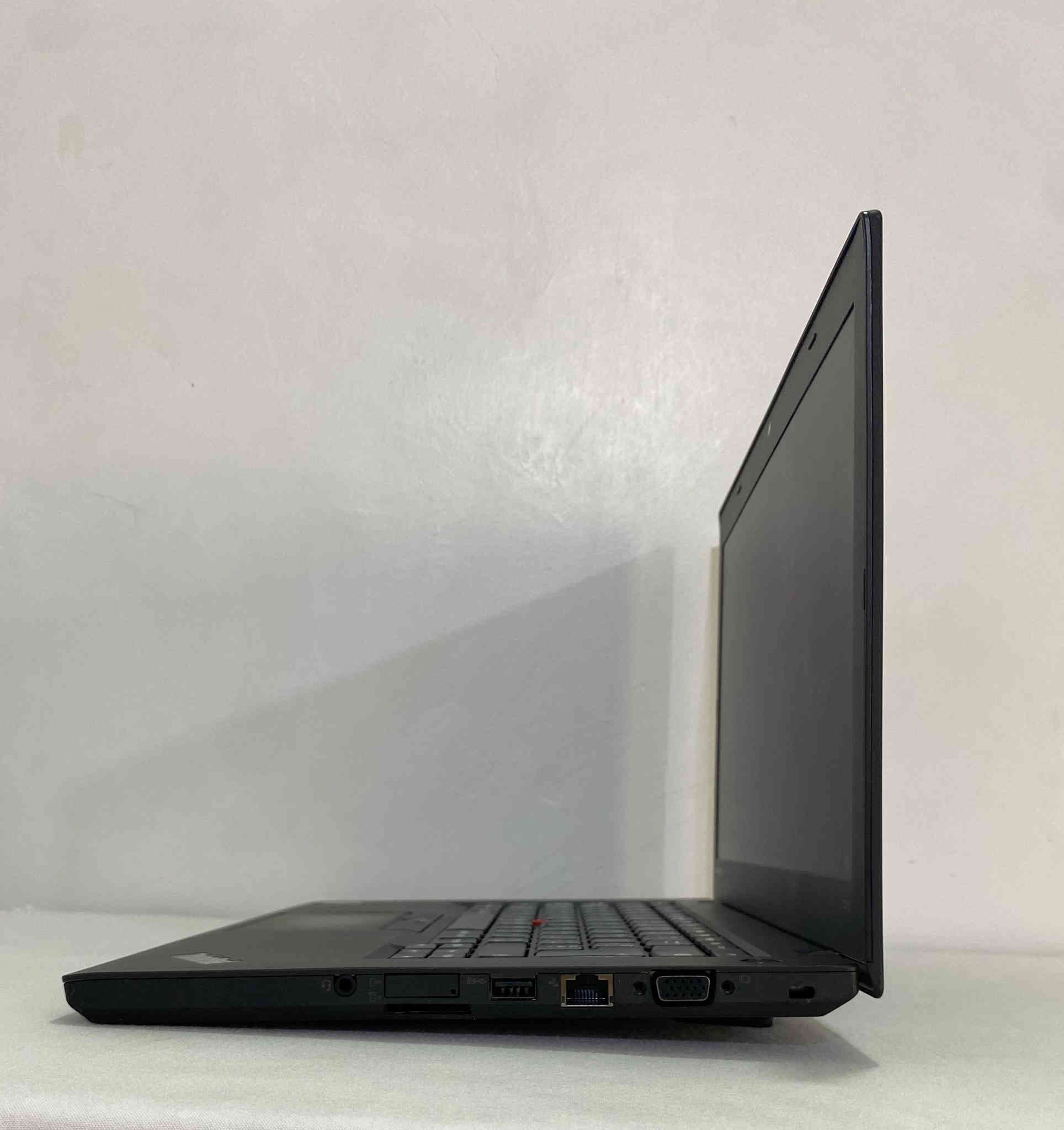 🖥️ Lenovo ThinkPad T450 🔥

💼 جهاز عملي وقوي مناسب للدراسة👨‍🎓، الأعمال🖥️، والمونتاج الخفيف👨‍💻!

 🤍💙 المواصفات💙🤍

🌬️ المعالج: Intel Core i5 الجيل الخامس (U)

🧠 الرام: 8GB DDR3

⚡ التخزين: 256GB SSD – سرعة عالية في التشغيل والبرامج

💻 الشاشة: 14 إنج

🎮 كرت الشاشة: Intel HD Graphics (4GB مشاركة)

🧳 هيكل متين وخفيف… معروف بقوته من فئة الـ ThinkPad

🫧🫧🫧🫧🫧🫧🫧🫧🫧🫧🫧🫧🫧🫧🫧🫧🫧🫧

💰 السعر: 200 ألف دينار فقط. 

🚙 يتوفر خدمة توصيل لجميع المحافظات.

🩵 بغداد 5 ألف دينار فقط. 
🩵 محافظات 6 ألف دينار فقط.

🫧🫧🫧🫧🫧🫧🫧🫧🫧🫧🫧🫧🫧🫧🫧🫧🫧🫧

📑 ضمان لمدة عشره أيام من تاريخ الإستلام.

☎️ للحجز والاستفسار يرجئ شالتواصل على الواتساب أو المازنجر***********

🫧🫧🫧🫧🫧🫧🫧🫧🫧🫧🫧🫧🫧🫧🫧🫧🫧🫧

🖥️ مكتب النبأ لتجارة لابتوبات المستعملة وقطع الغيار.

⏰أوقات العمل من 4 عصرا الى 12 مساء.
