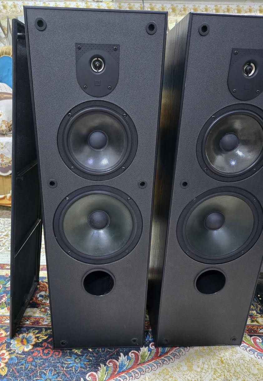 سماعات JBL MR308ll
ارتفاع 82cmعرض. 25cm. عمق 30cm 
8 اوم. 150واط لكل تك سماعة
صنع في امريكا 
للتواصل على الخاص Haider Saif


**إذا كنت صاحب هذا الإعلان وتريد حذفه لأي سبب، رجاءا أرسل رسالة إلى الدعم الفني**