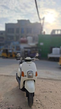 الدراجه نضيفه عوزها بس اكلجات  سعرها 800 وبيها مجال عنواني بغداد مدينة...