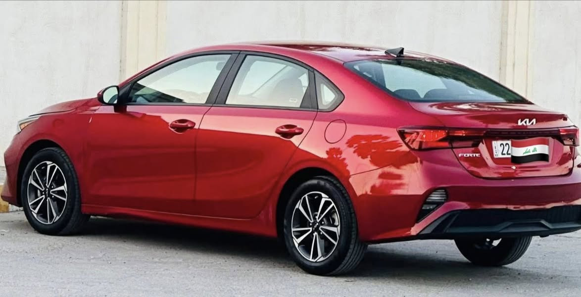 سعر السياره ⚠️:158
رقم الهاتف:***********
🚗🚗
👈🏻السلام عليكم للبيع 
كيا فورتي 
موديل:2024
رقم اربيل 
رقم والهزه جديده سياره باسمي تحويل أو وكال مضمون 
السياره بدون أي دواخل
حادث السياره موضح بلصور منشور 
جاملغ والباب مبدلات والباب الخلفي مصلح نفسه والجاملغ الخلفي بي طعجه مصلحه نفسها عل كدها 
السياره بدون ايرباك 
ماشيه:32
بعدها على وضع الشركه
 السياره جديده 
بدون أي شخطه أو طعجه كلش حلوه السياره 
مواصفات نص فول المعروفه 
محرك 2000 دوش
رادارات امامي وخلفي
شاشه كأمره ويل كب
تحديد مسار 
بچم السياره الأمامي والخلفي كبس
السياره حيل جديده تجي وتشوف بعينك 
+تخم كاعايات كامل ربل مع الصندوق 
+تخم كاربت البلادي هم مع الصندوق 
مكان السياره :بغداد الشالجيه
