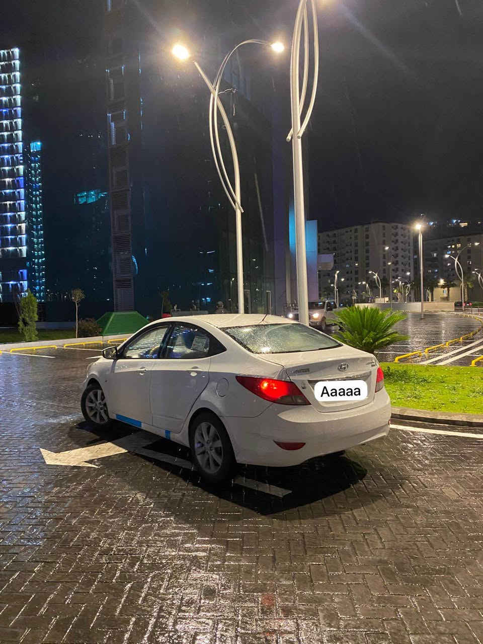 ئەکسینت مۆدیل 2012 مواسەفات بلو قەپات مواسەفات سلایت گیر و مەکینەی بەشەرتە تەبرد سارد و گەرم بەشەرت ٣پارجە سبوخە کامل لایت لیدە رەقەم مۆبایل(***********) أربيل, العراق
