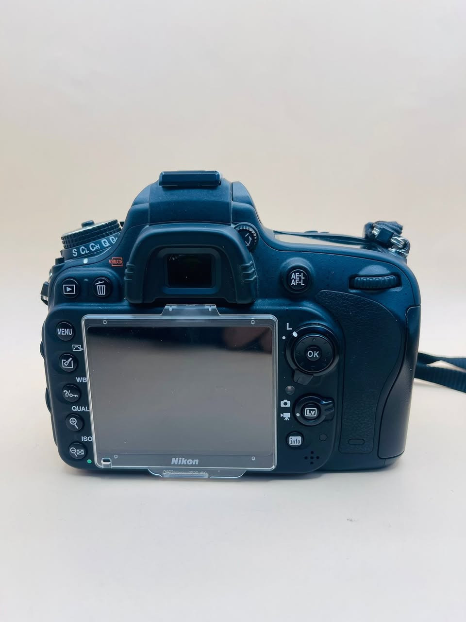بدي نيكون 610
شتر 8k
شاحنة
كارتون
حزام كتف
نضافه 100‎%‎
مكفوله من اي عطل وتصليح
السعر 630الف سعر نهائي
مكاني ناصريه 
متوفر توصيل
للتواصل وتساب او تصال
***********
