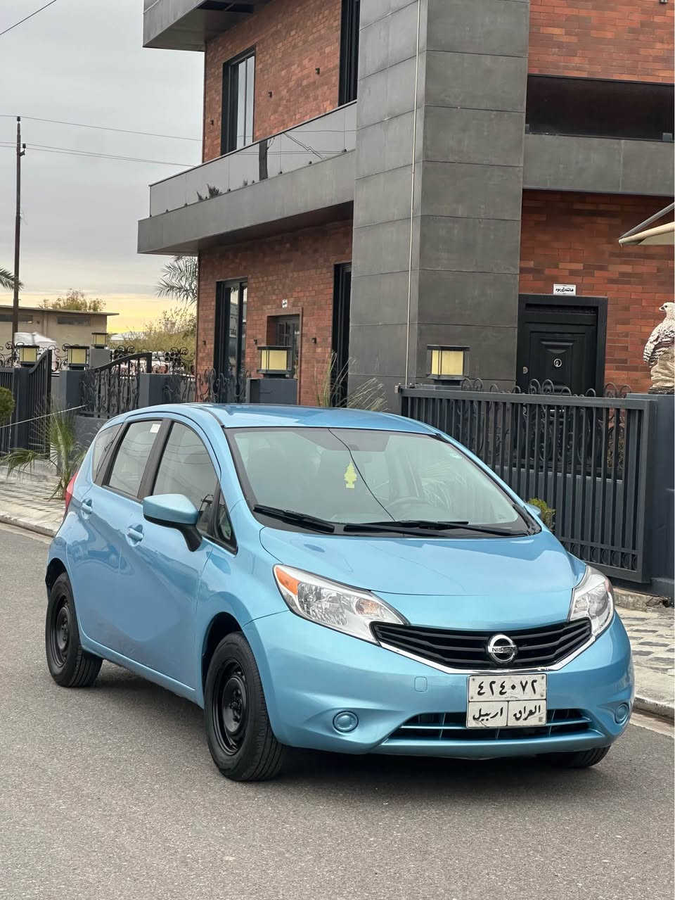 Versa note sv 2015
سةيارةكة جايزة سةنةوى وهةزةى نوية
دوو بارجةى بوياخة جةمبييكى خفيفى بئشى هةية ارباكى نةتةقيوة كيرومةكينةى بةشةرت
سعرى89ورقةو كةميك مجال
عنوان اربيل
☎️  *********** أربيل, العراق
