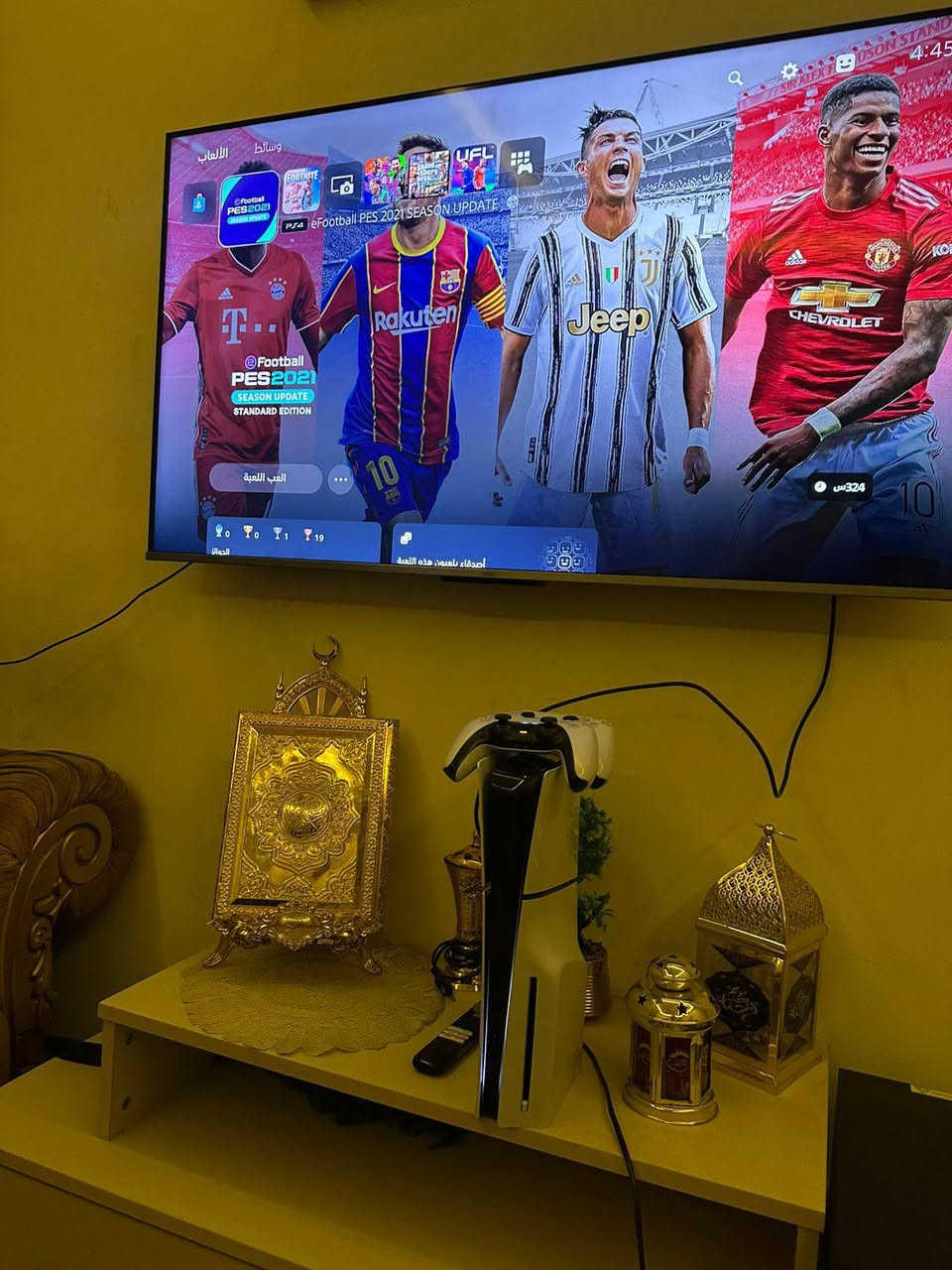 بلي5سلم
يدات 2 وقرص بيس 21 جديدة 
سعرة 750وبي مجال بسيط
عنواني شعب حي سومر 
***********
