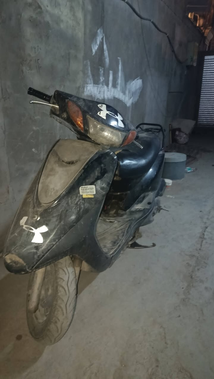 السلام عليكم بريز لايت فوك كابريتر دراجه حلوة و دراجه مفتوحه 
بس ناعمه ومكينته حلوة وكفرات بلاد مختمات ومابيه نقص وهاي صوره دراجه ورايدة 250 الف. ***********
