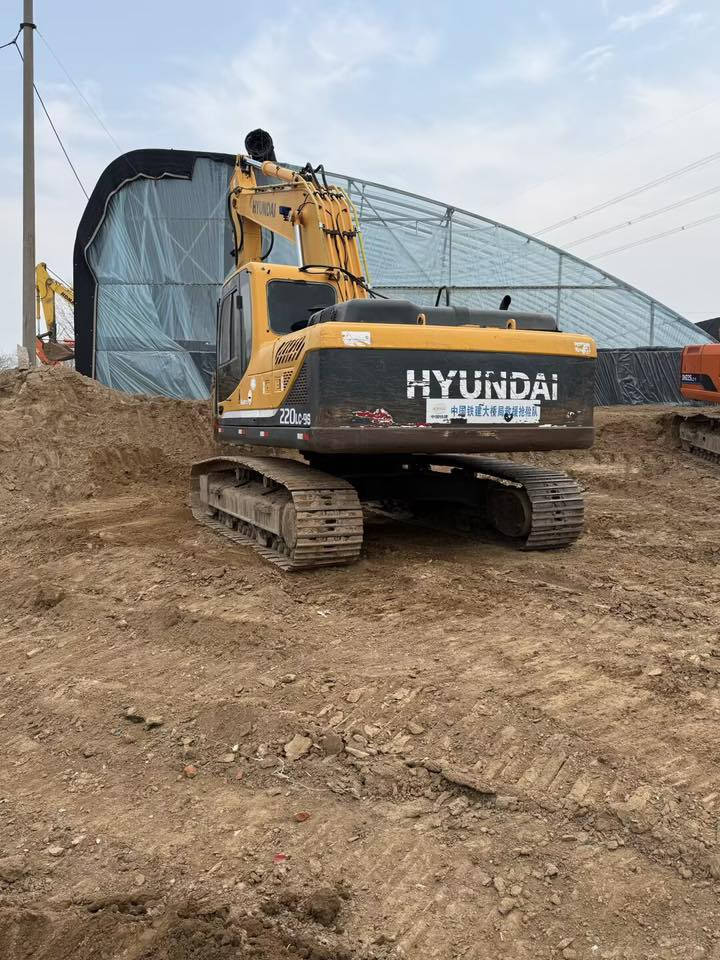 Nice-looking Hyundai 220-9S, great performance under the hood - this is a real quality machine. +8613933207357


**إذا كنت صاحب هذا الإعلان وتريد حذفه لأي سبب، رجاءا أرسل رسالة إلى الدعم الفني**