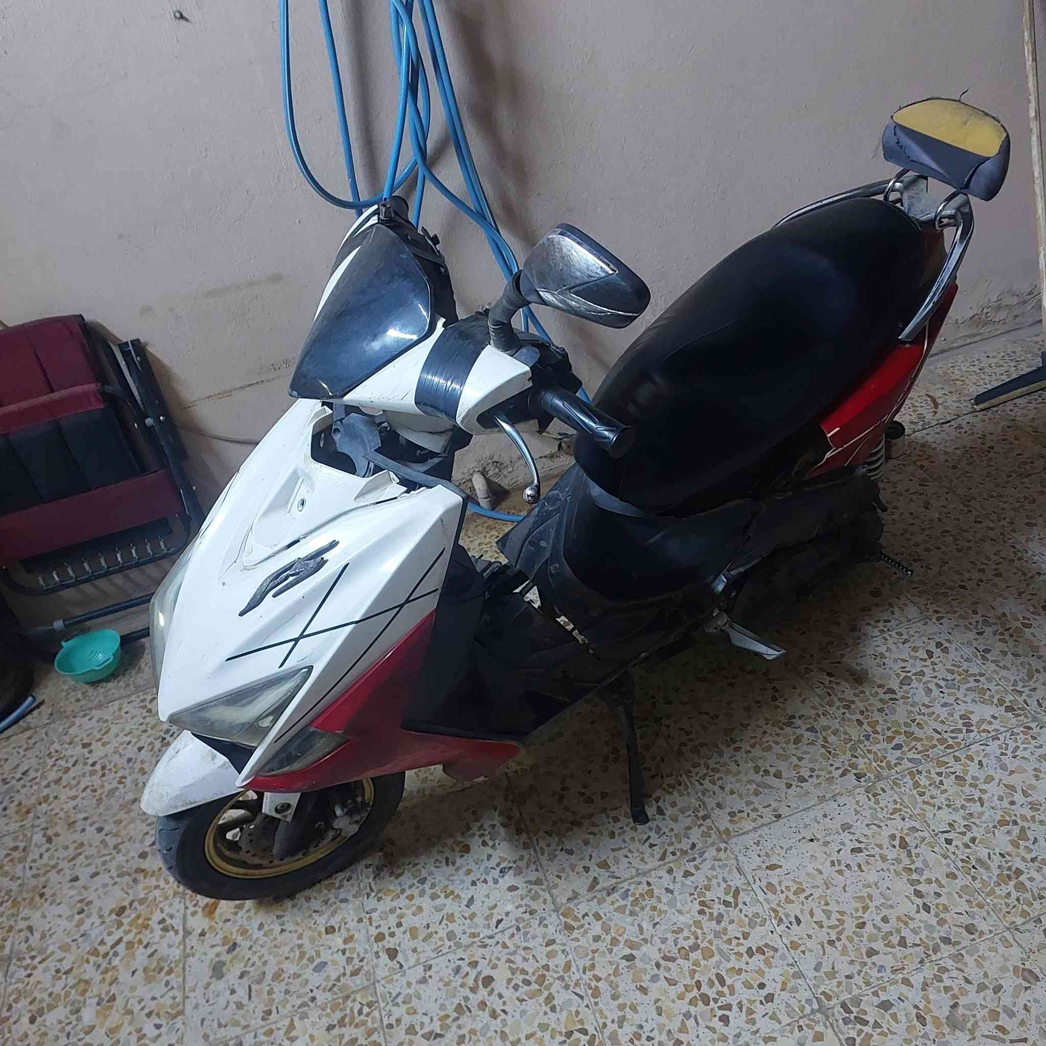 دراجة ماكس fs عدلة موديل 2022
محرك شرط 

كابريتر جديد والباقي كله بلادي

هندر بدون سلف

كهربائيات شغالة

فوول شلعة 

محرك مكفول بدون بخار

السعر 260 وبي مجال او مراوس حسب القناعة

تواصل خاص او رقم ***********
