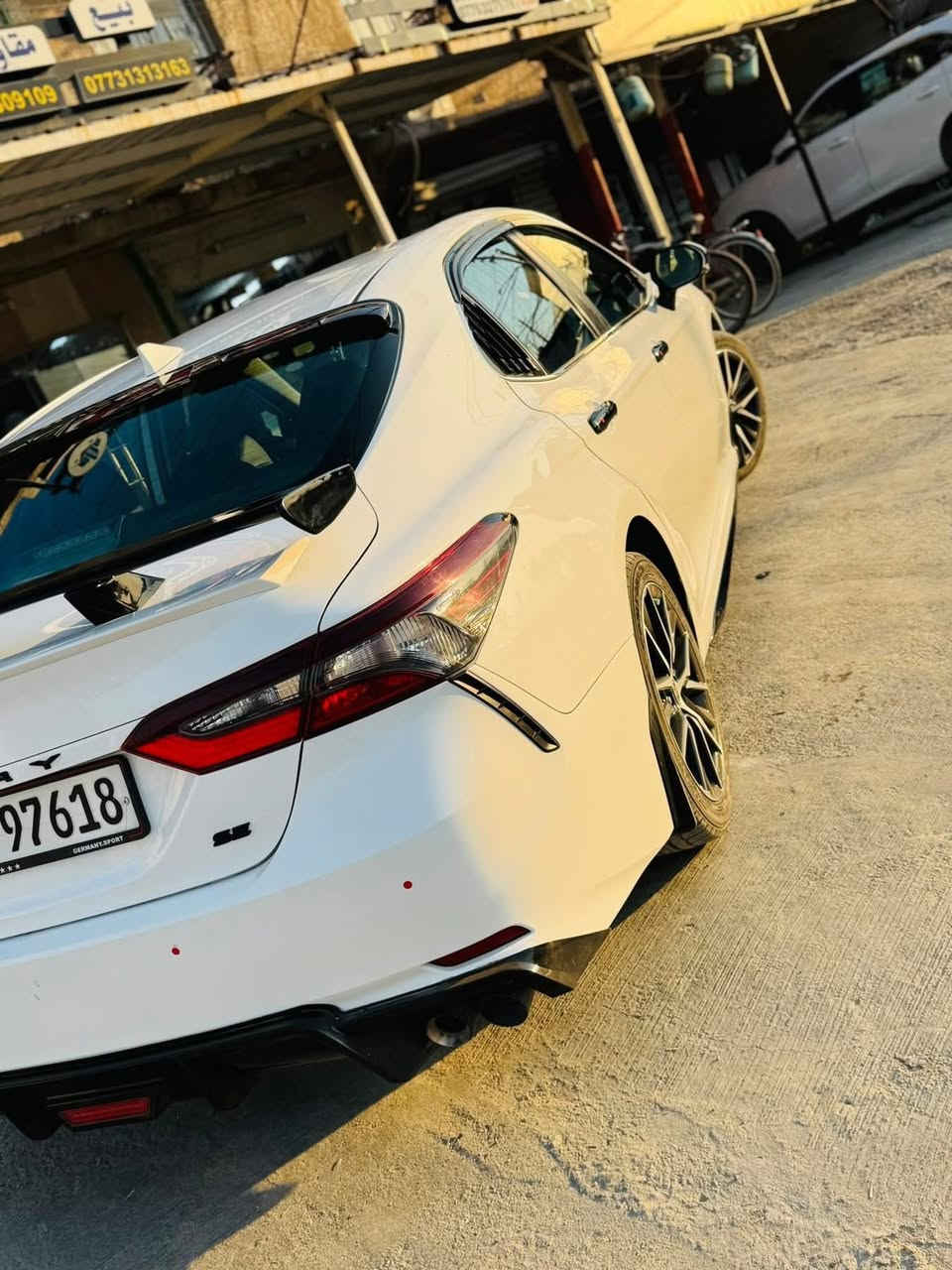 السلام عليكم تيوتا كامري موديل 2023 وارد امريكي 

حادثها بنيد وجاملغ ومبدلات بلادي مكفوله عدا البنيد والچاملغ  

السياره مواصفات عاديه مو فول اشاير بالمرايات
 
كلش نضيفه السياره 

رقم اربيل تريد وكاله تريد تحويل 

بيها دفيوزر وكفرات مال مرايات ومطريات 

السعر 215  ورقه مع المجال 

مكان السياره بغداد 

للاستفسار الأتصال بالرقم التآلي…

***********
