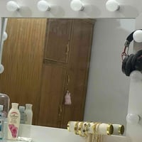 مراية حايط • بإضاءة • مستخدمة شوي