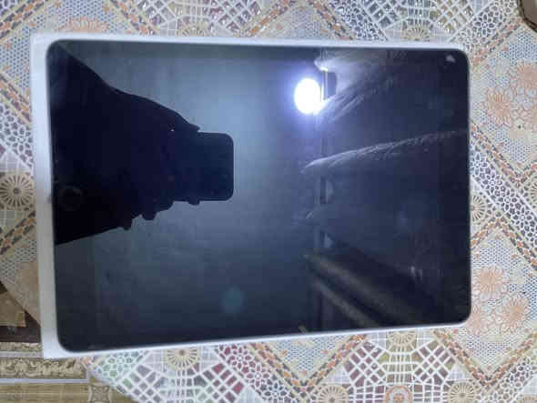 ايباد 9 جهاز حيل نضيف سعره 250 وبي مجال ***********
