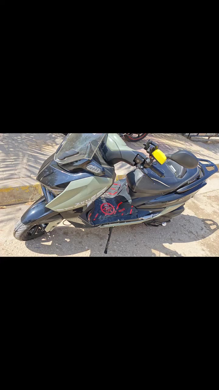 سلام عليكم 
ماطور نوع كوست ZKH 2025 
بعده جديد زوج تايرات جديده ودراجه كامله مكمله مابيها اي نقص 
السعر 850 وبيها مجال
للاستفسار على خاص او الرقم ***********
