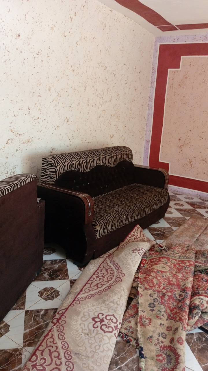 للبيع قرفه خشاب 
مع ثلاجات 2وتخم 
‏‪***********‬‏
‏‪7818748572‬‏
