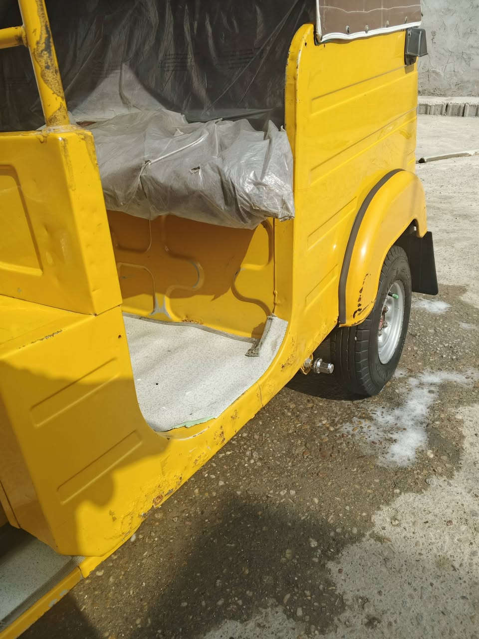 اسلام عليكم البيع تكتك ١٩ شهر ١٢ تكتك كفاله من عده دوس بعدهن مكينه مامفتوحه المكان بغداد حي النصر السعر ٦و ٧٠٠ وبيه مجال الشراي يتصل ***********
