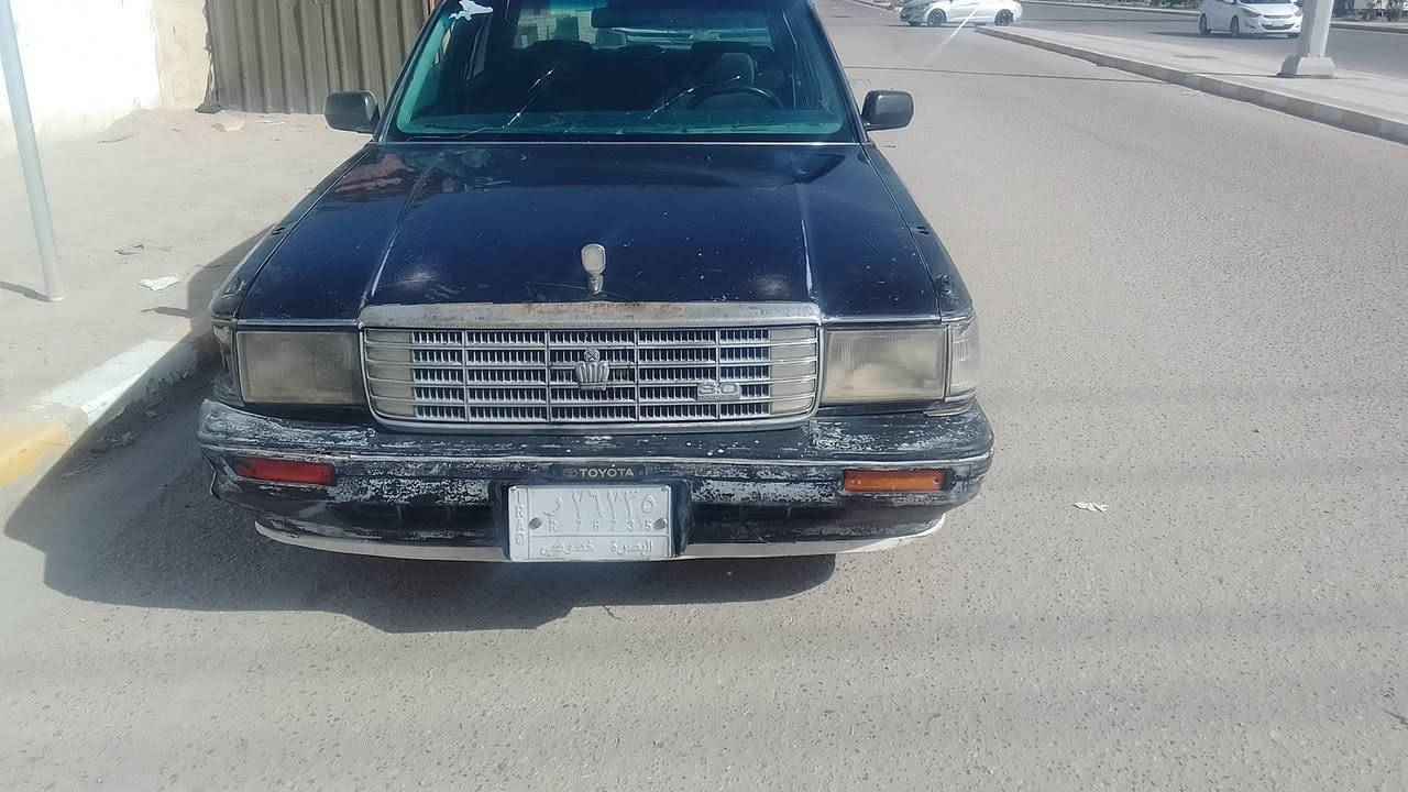 السلام عليكم سوبر سيدان رقم بصره  للبيع محرك وكير ففتي محركه ناعم بس يدخن موديل 90 حرف أر سنويه كاتونيه مرسمه تحويل ثاني يوم  بيها خياسات بليبان والدوس سياره جاهزه وين مايعجبك حداديه زينه باتري جديد كهربايات شغاله لايت زنون شاصي مكفول السعر 23 وبيها مجال مكاني الناصريه ***********
