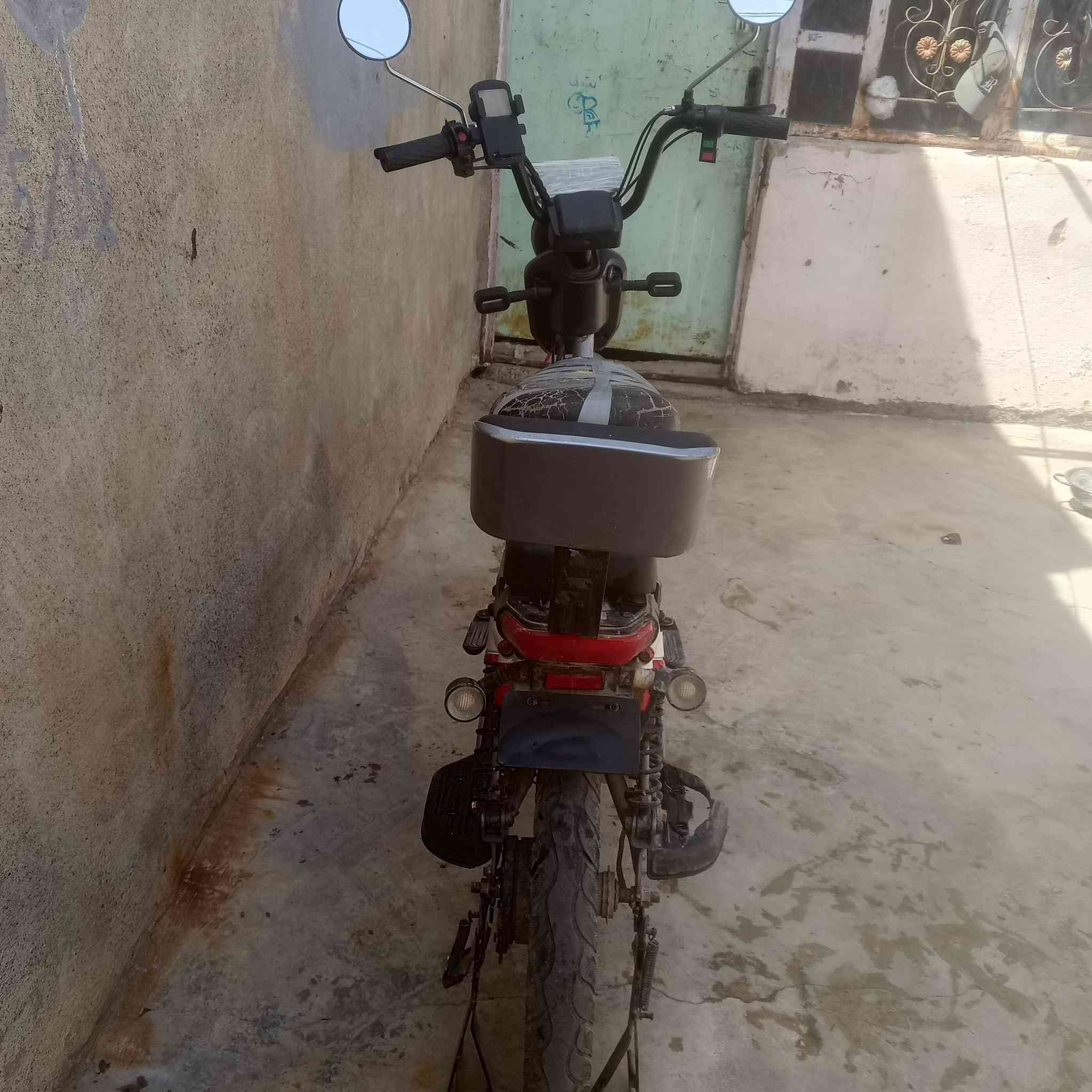ماطور mz للبيع 

ماطور جديد بطارياتو فول، بريكات واحد شغال 

گدام العين شوف نضافتو، السرعه 55 حقيقي

موجوده شاحنتو

ووياه بصمتين وسويچ، الأشاير شغالات والضو شغال

السعر 180 وبي مجال حگ جيتك


**إذا كنت صاحب هذا الإعلان وتريد حذفه لأي سبب، رجاءا أرسل رسالة إلى الدعم الفني**