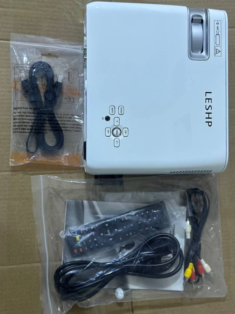 اخوان داتا شو عملاق عارض يستخدم لعرض الافلام أو للقاعات الدراسية جديد غير مستعمل للبيع......***********
