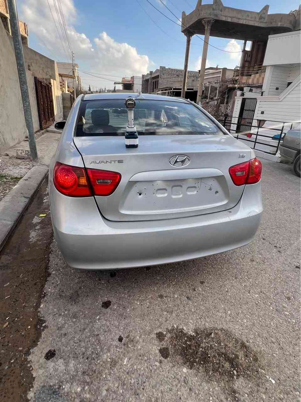 فروشتن ئاڤانتي 2008 
سعري 46 مجال 
بيبؤياغه سه ياره كه سبوغي نيه به س شوين براوه ي بوياغه
سه قفي وه ك شوشه وايه جالو شوخت بشرت
كه ڤه ر گوراو به شه رت ته قه و ره قه به شه رت جركه ي تيا نيه ده عامي بو دعامي بشرت شوين كؤيه:*********** كويسينجاك, أربيل
