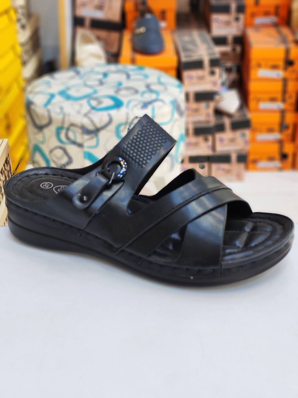 #جديد
سعر القطعة 💥10000 الف 💥
شحاطة كعب 2سم طبي خفيف الوان المعروضه فقط
#العنوان خانقين مجمع الحاج قاسم خلف مجمع حبيب مول
توصيل جميع المحافظات وداخل خانقين واتس ***********
احذية و حقائب بشار
